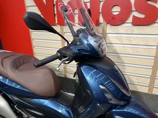 Piaggio Beverly 400 2022-thumb-10