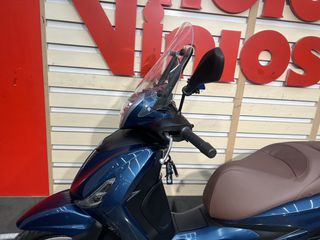 Piaggio Beverly 400 2022-thumb-16