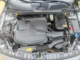 Mercedes-Benz GLA 200 2015 AMG LINE !!-thumb-11