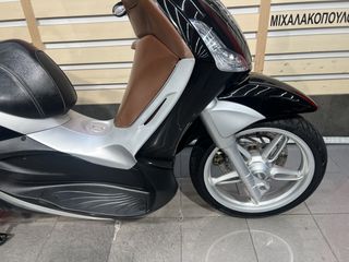 Piaggio Beverly 350 2019-thumb-8