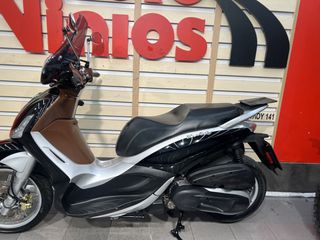 Piaggio Beverly 350 2019-thumb-14