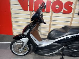 Piaggio Beverly 350 2019-thumb-15