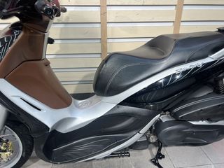 Piaggio Beverly 350 2019-thumb-18
