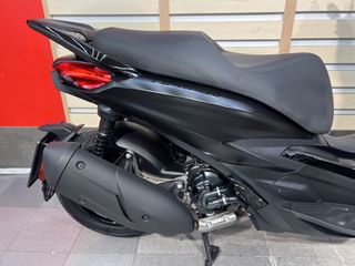 Piaggio Beverly 300i 2024 S-thumb-6
