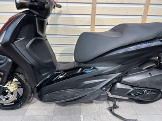Piaggio Beverly 300i 2024 S-thumb-18