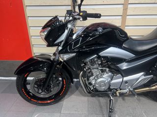 Suzuki Inazuma 250 2015-thumb-17
