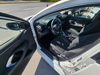 Toyota Yaris 2021 1.5 116ps Hybrid Active Plus-thumb-12