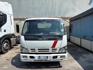 Ανατροπή Isuzu 2011 NQR 75-thumb-2