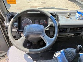 Ανατροπή Isuzu 2011 NQR 75-thumb-3