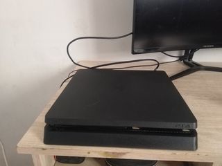 Πωλείτε ps4 slim σε πολύ καλή κατάσταση