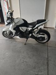 Honda CB 1000 R 2010 Cb1000r-thumb-1