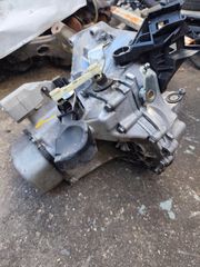 Peugeot 208 HM01-thumb-2