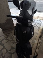 Piaggio Beverly 300 2023-thumb-3