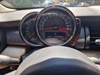 Mini Cooper 2015-thumb-11