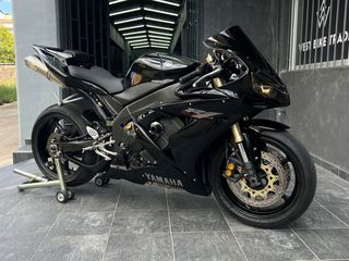 Yamaha YZF-R1 2005-thumb-1