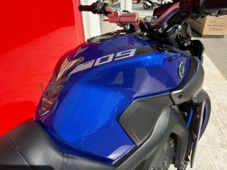 Yamaha MT-09 2017-thumb-1