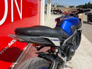 Yamaha MT-09 2017-thumb-9