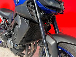 Yamaha MT-09 2017-thumb-3
