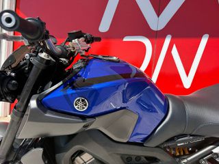 Yamaha MT-09 2017-thumb-2