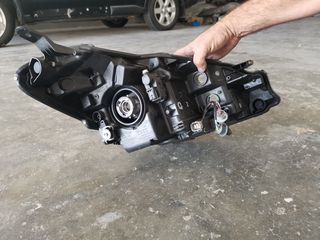 Toyota yaris-thumb-1
