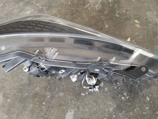 Toyota yaris-thumb-2