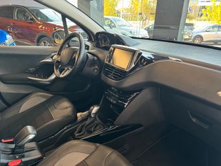 Peugeot 2008 2018 Allure • Panorama • Άριστο-thumb-14