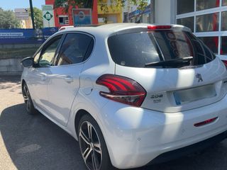 Peugeot 208 2017 Peugeot 208 1.2 e-THP GT Line-thumb-3