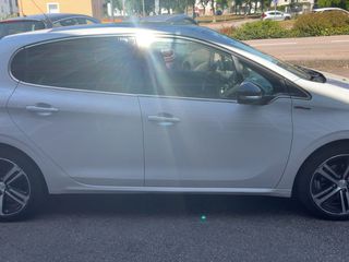 Peugeot 208 2017 Peugeot 208 1.2 e-THP GT Line-thumb-8