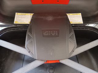 Βαλίτσα Givi E460 (46lt) χωρητικότητας 2 κράνη κλπ-thumb-6