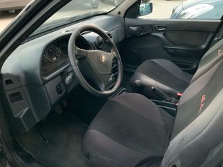 Alfa Romeo Alfa 146 1999-thumb-8