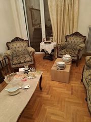 Σαλόνι από καρυδιά σε καλή κατάσταση