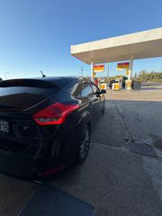 Ford Focus 2017 ST-LINE-thumb-8