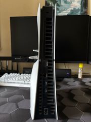 PlayStation 5-thumb-2