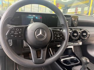 Mercedes-Benz A 160 2023-thumb-3