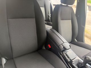 Mercedes-Benz A 160 2023-thumb-6