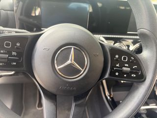 Mercedes-Benz A 160 2023-thumb-11
