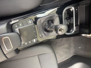 Mercedes-Benz A 160 2023-thumb-14