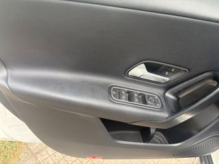 Mercedes-Benz A 160 2023-thumb-15