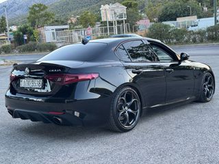 Alfa Romeo Giulia 2017 TURBO VELOCE!-thumb-4