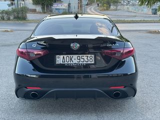 Alfa Romeo Giulia 2017 TURBO VELOCE!-thumb-5