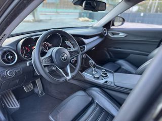 Alfa Romeo Giulia 2017 TURBO VELOCE!-thumb-16