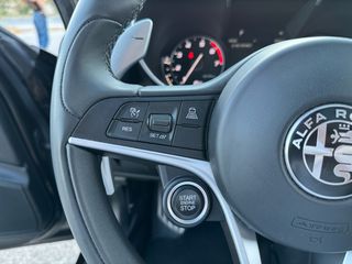 Alfa Romeo Giulia 2017 TURBO VELOCE!-thumb-19