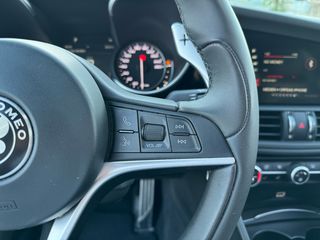 Alfa Romeo Giulia 2017 TURBO VELOCE!-thumb-20