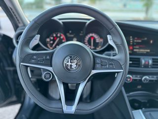 Alfa Romeo Giulia 2017 TURBO VELOCE!-thumb-21