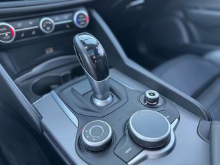 Alfa Romeo Giulia 2017 TURBO VELOCE!-thumb-25