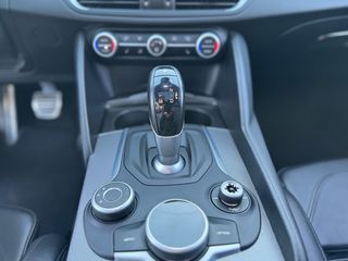 Alfa Romeo Giulia 2017 TURBO VELOCE!-thumb-26