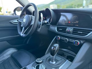Alfa Romeo Giulia 2017 TURBO VELOCE!-thumb-34
