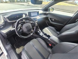 Peugeot 2008 2020 GT LINE | 1.2 PureTech (130 Hp)-thumb-12