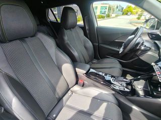 Peugeot 2008 2020 GT LINE | 1.2 PureTech (130 Hp)-thumb-22