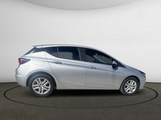 Opel Astra 2016-thumb-4